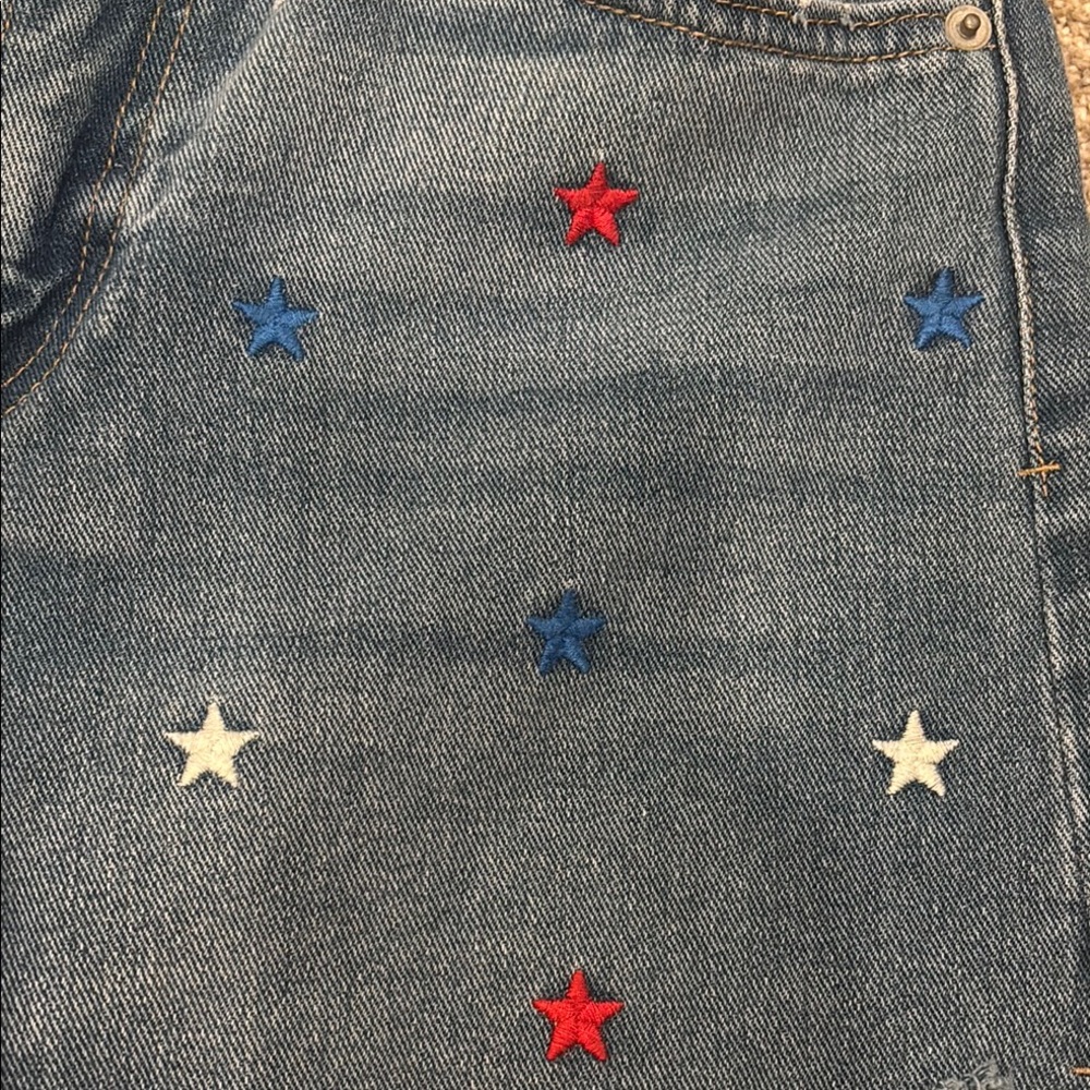 No Boundaries Red, White & Blue Jean Shorts with Embroidered star Details - Picture 2 of 4